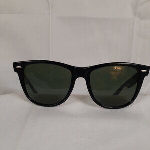 Ray-Ban Wayfarer II Sunglasses with Black Frame